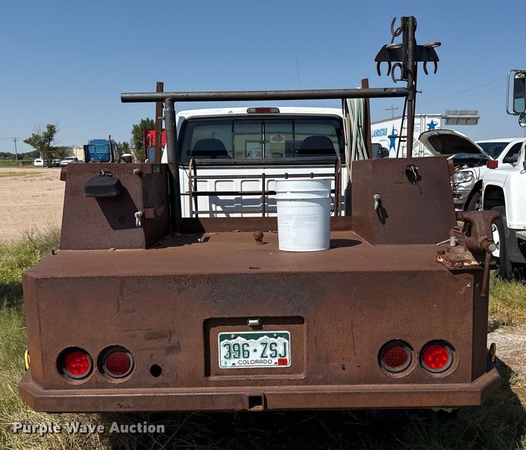 image for item EP0519 1997 Ford F450 Super Duty flatbed truck