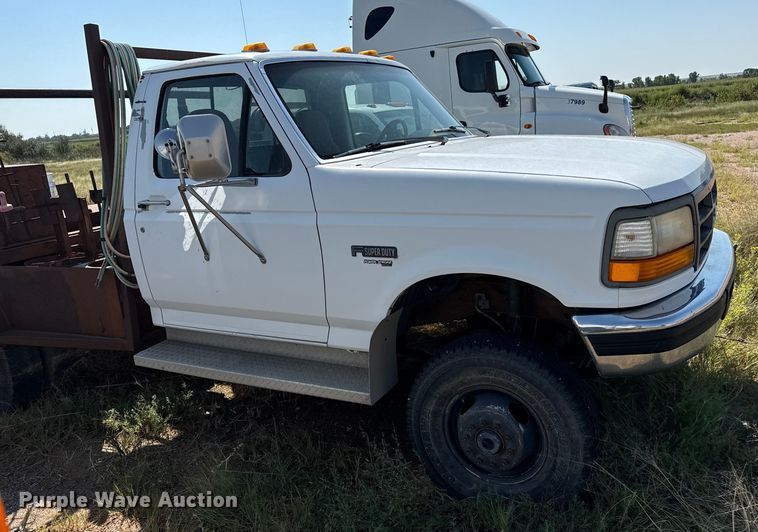 image for item EP0519 1997 Ford F450 Super Duty flatbed truck