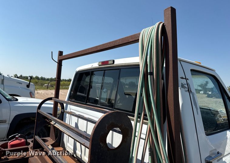 image for item EP0519 1997 Ford F450 Super Duty flatbed truck