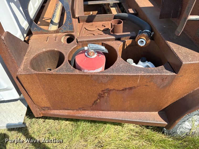 image for item EP0519 1997 Ford F450 Super Duty flatbed truck