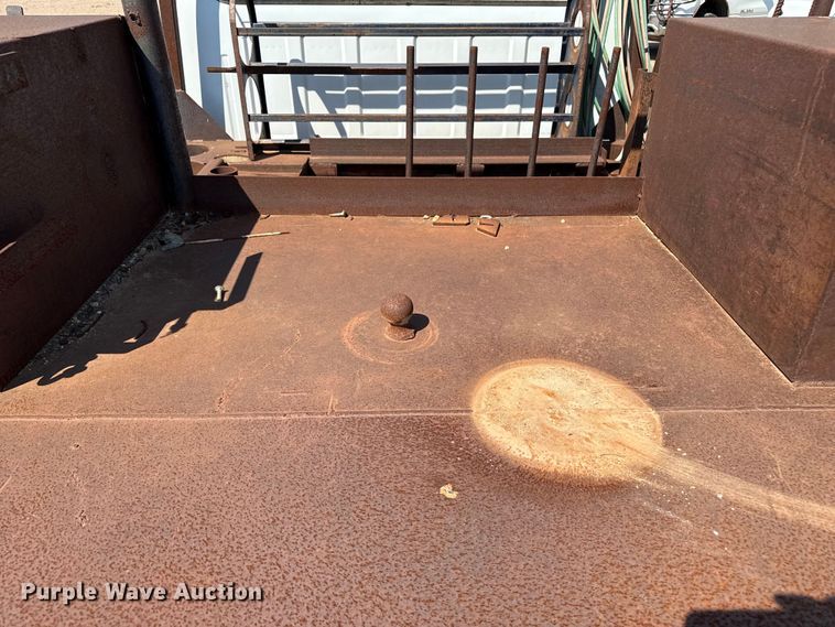 image for item EP0519 1997 Ford F450 Super Duty flatbed truck