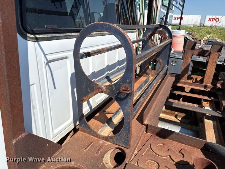 image for item EP0519 1997 Ford F450 Super Duty flatbed truck