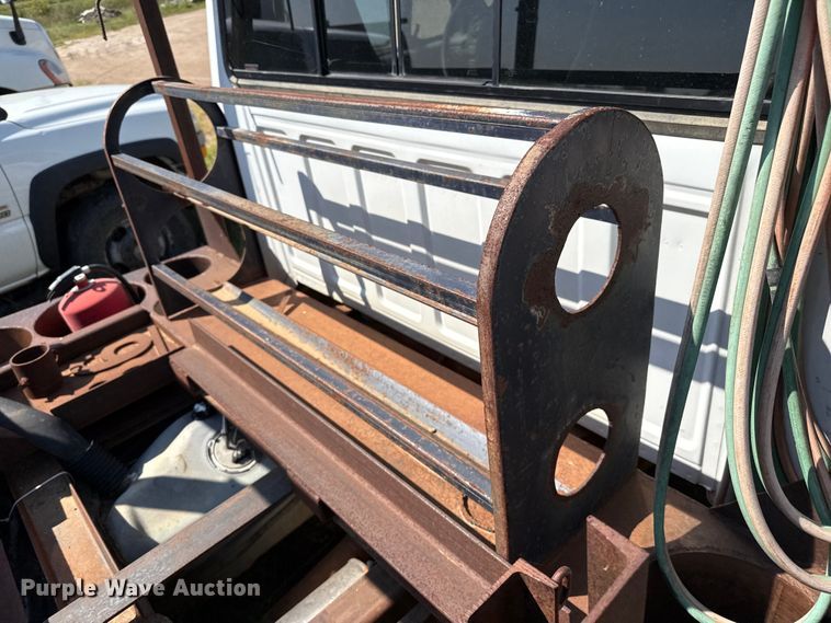 image for item EP0519 1997 Ford F450 Super Duty flatbed truck