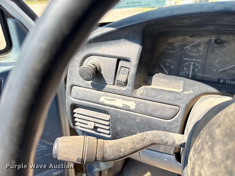 image for item EP0519 1997 Ford F450 Super Duty flatbed truck