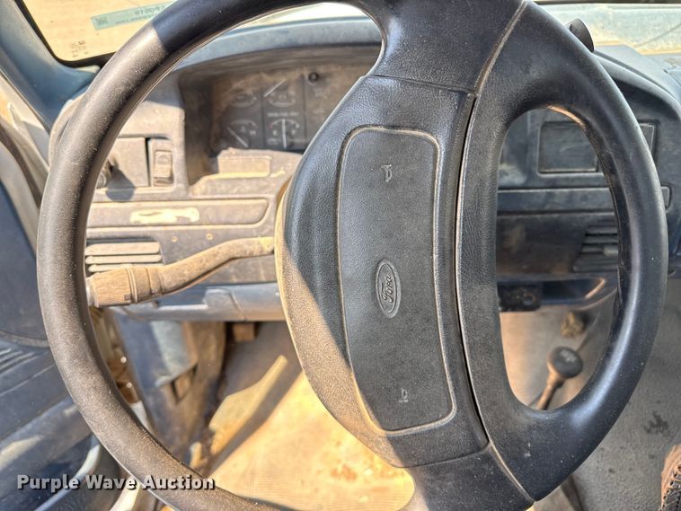 image for item EP0519 1997 Ford F450 Super Duty flatbed truck