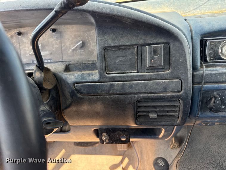 image for item EP0519 1997 Ford F450 Super Duty flatbed truck