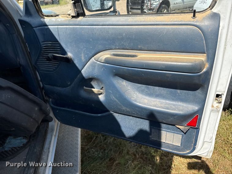 image for item EP0519 1997 Ford F450 Super Duty flatbed truck