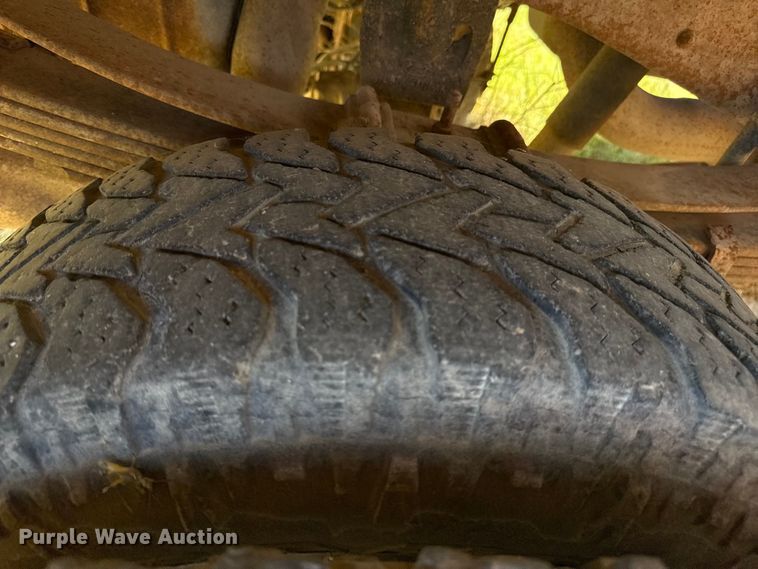 image for item EP0519 1997 Ford F450 Super Duty flatbed truck