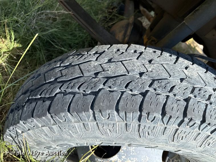 image for item EP0519 1997 Ford F450 Super Duty flatbed truck