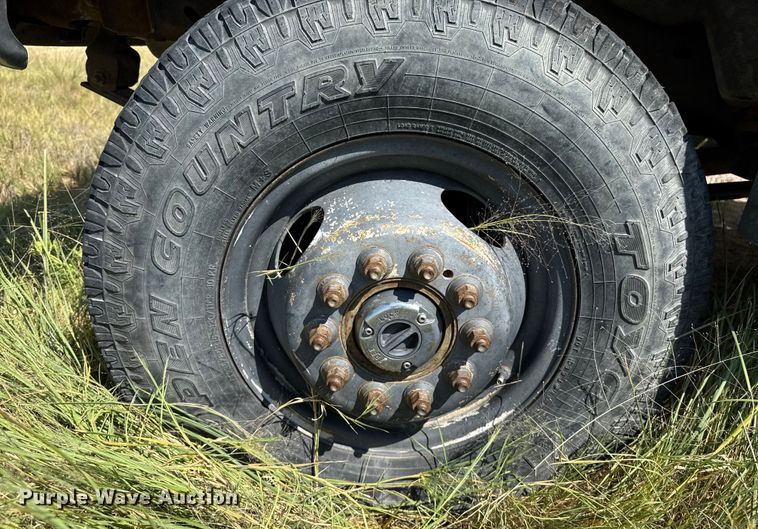 image for item EP0519 1997 Ford F450 Super Duty flatbed truck