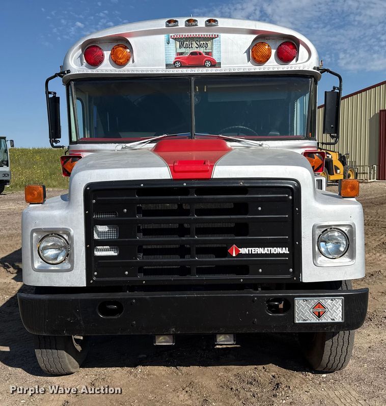 image for item EP0532 1989 International party bus