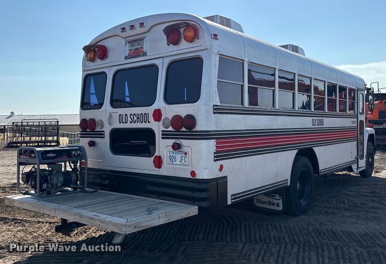 image for item EP0532 1989 International party bus