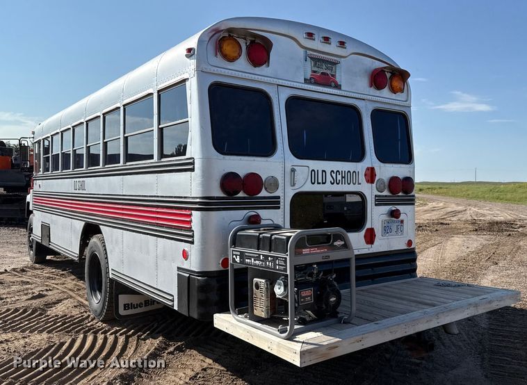 image for item EP0532 1989 International party bus