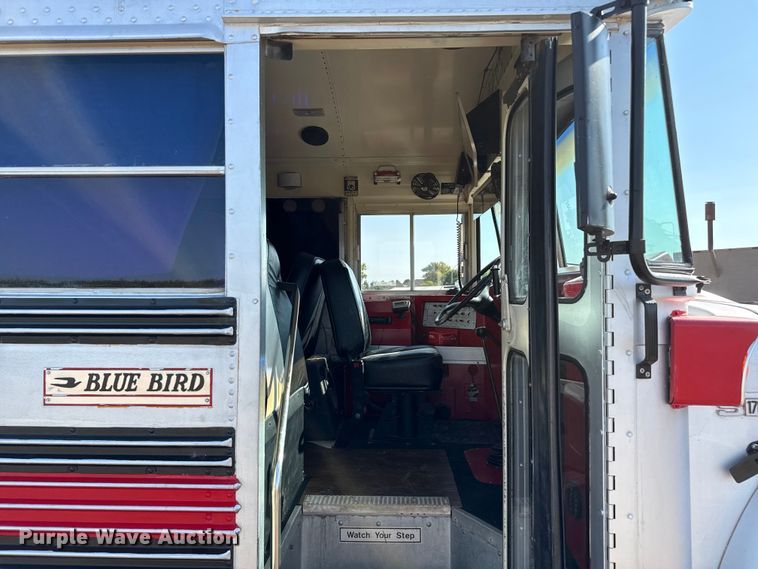 image for item EP0532 1989 International party bus