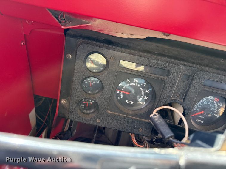 image for item EP0532 1989 International party bus