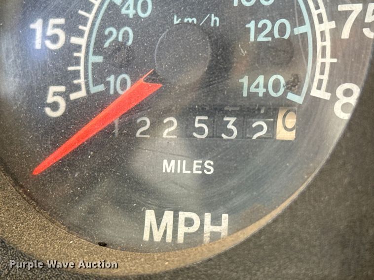 image for item EP0532 1989 International party bus