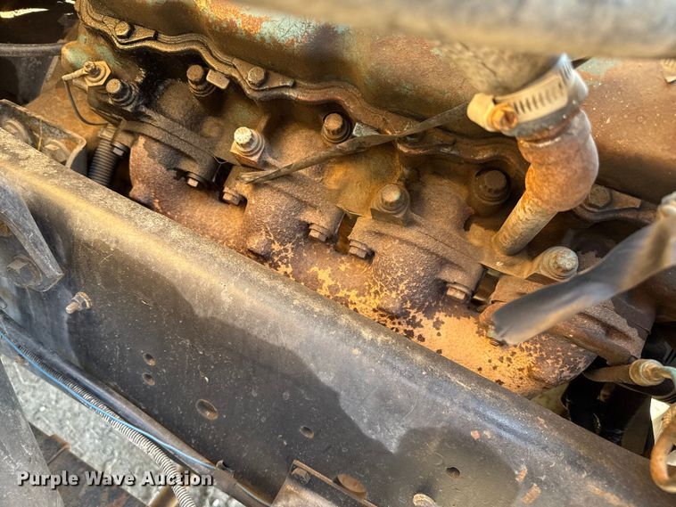 image for item EP0532 1989 International party bus