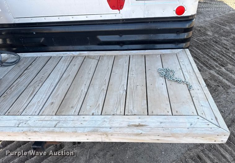 image for item EP0532 1989 International party bus