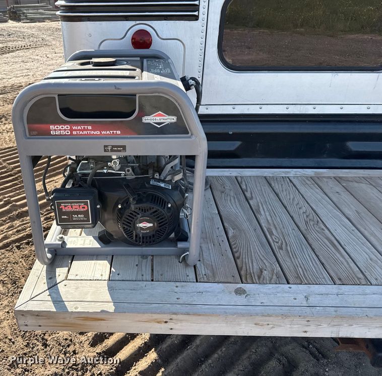 image for item EP0532 1989 International party bus