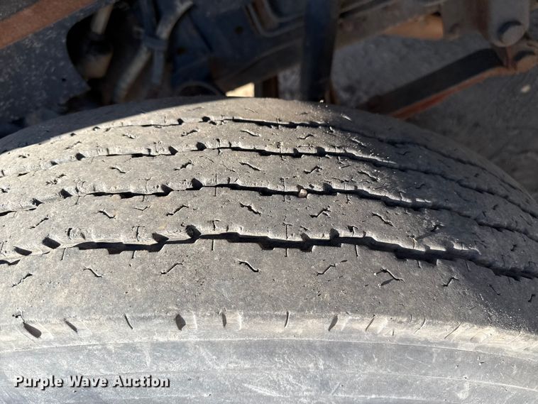 image for item EP0532 1989 International party bus