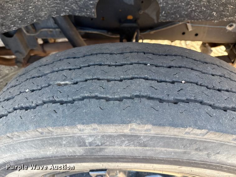 image for item EP0532 1989 International party bus