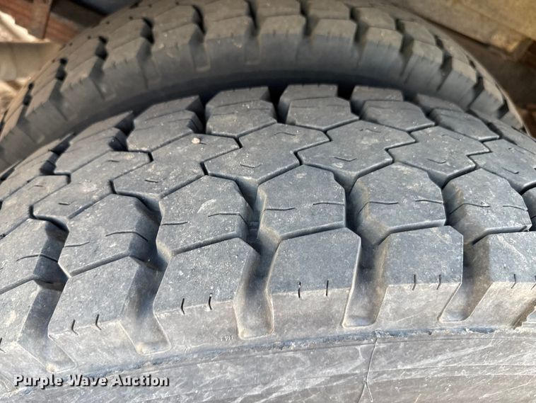 image for item EP0532 1989 International party bus