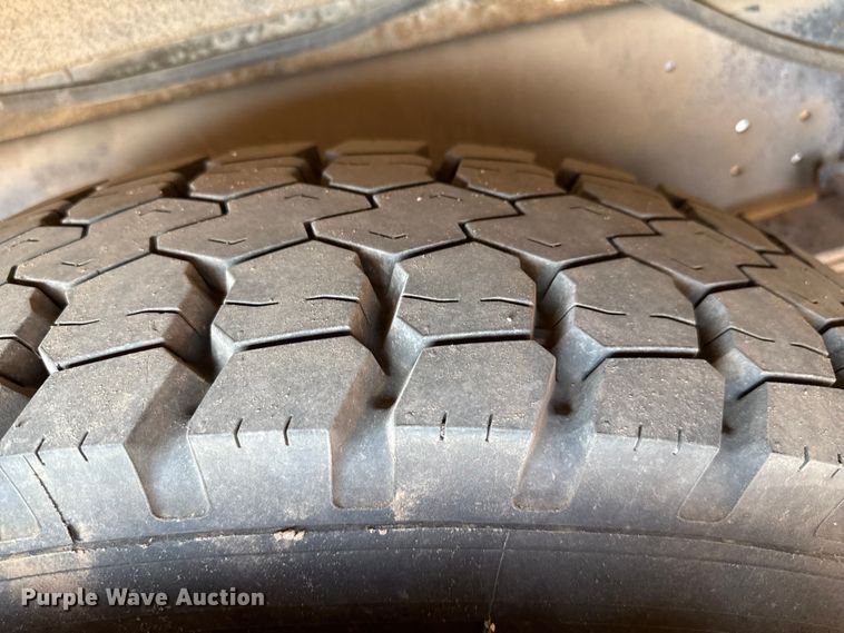 image for item EP0532 1989 International party bus