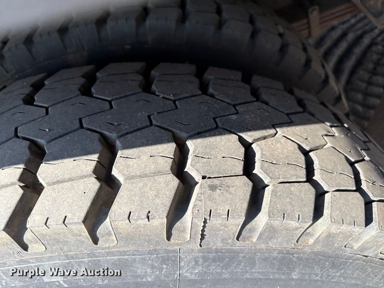 image for item EP0532 1989 International party bus