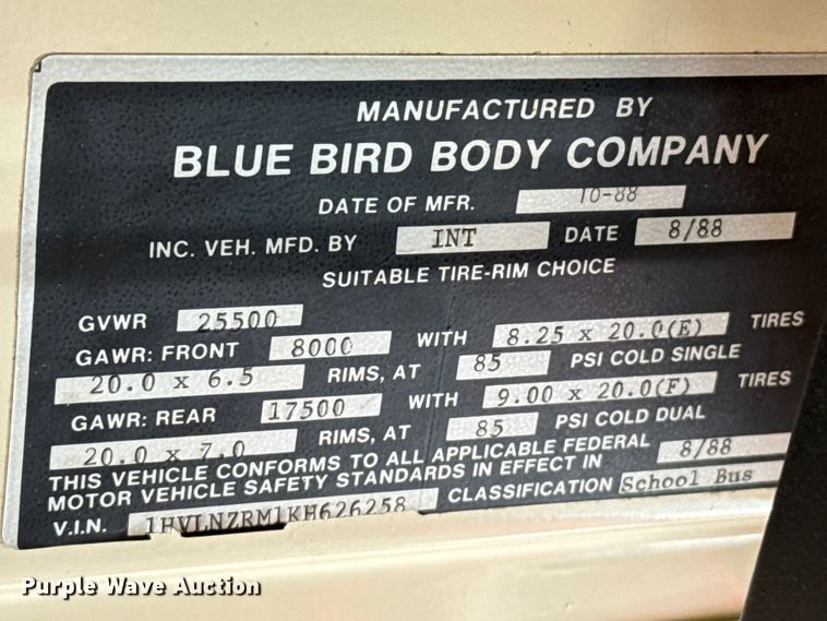 image for item EP0532 1989 International party bus