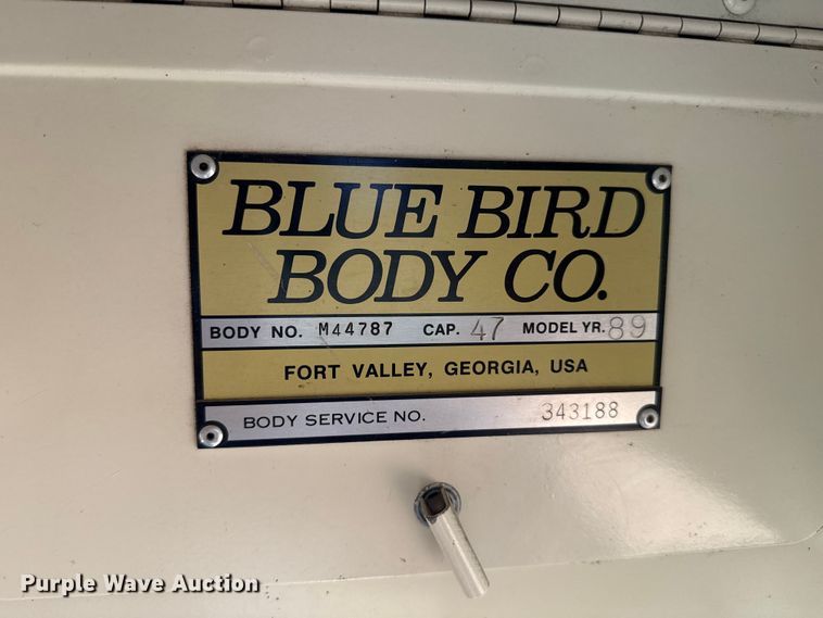 image for item EP0532 1989 International party bus