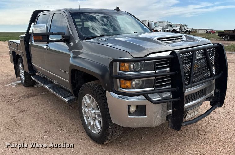 image for item EP0537 2017 Chevrolet Silverado 2500HD Crew Cab flatbed pickup truck