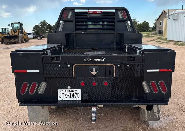 image for item EP0537 2017 Chevrolet Silverado 2500HD Crew Cab flatbed pickup truck