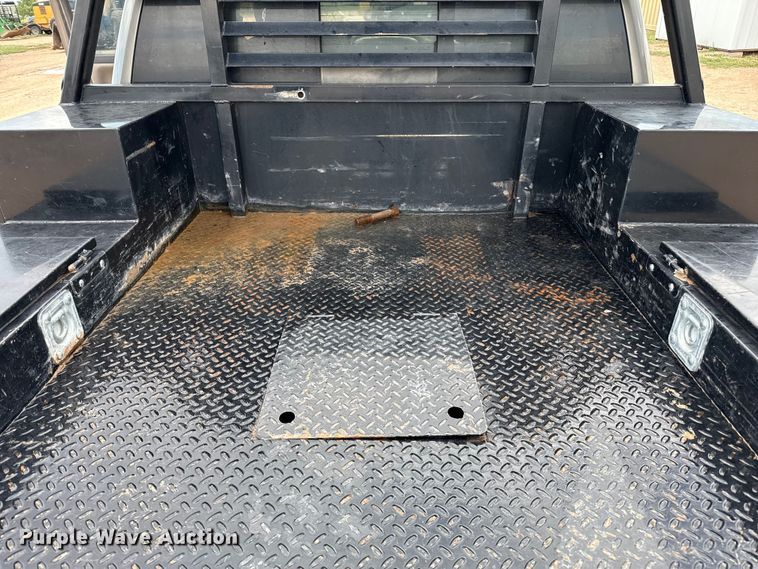 image for item EP0537 2017 Chevrolet Silverado 2500HD Crew Cab flatbed pickup truck