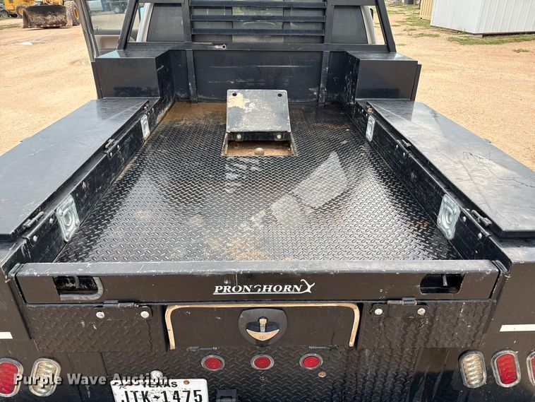 image for item EP0537 2017 Chevrolet Silverado 2500HD Crew Cab flatbed pickup truck