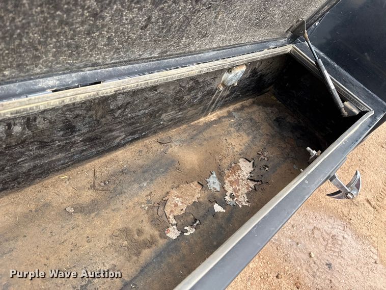 image for item EP0537 2017 Chevrolet Silverado 2500HD Crew Cab flatbed pickup truck