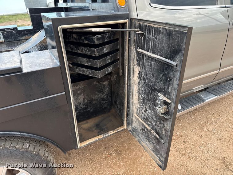 image for item EP0537 2017 Chevrolet Silverado 2500HD Crew Cab flatbed pickup truck