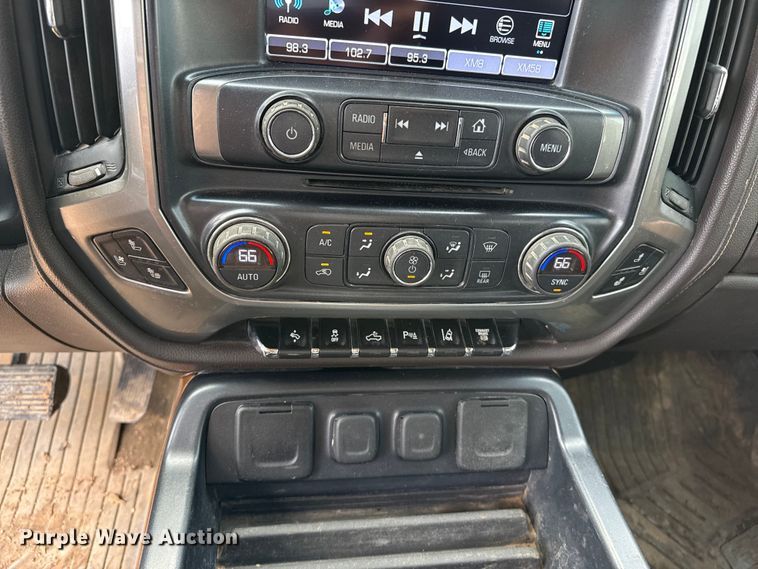 image for item EP0537 2017 Chevrolet Silverado 2500HD Crew Cab flatbed pickup truck