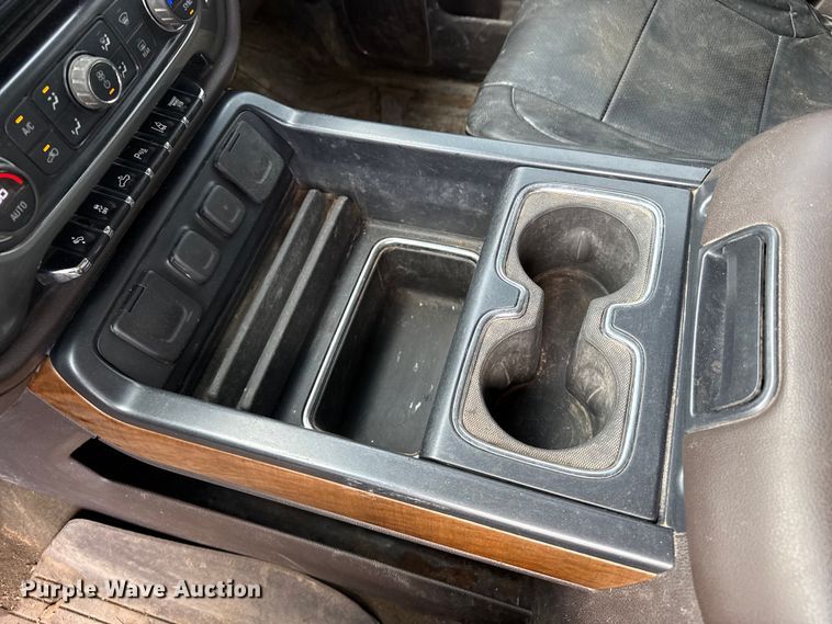 image for item EP0537 2017 Chevrolet Silverado 2500HD Crew Cab flatbed pickup truck