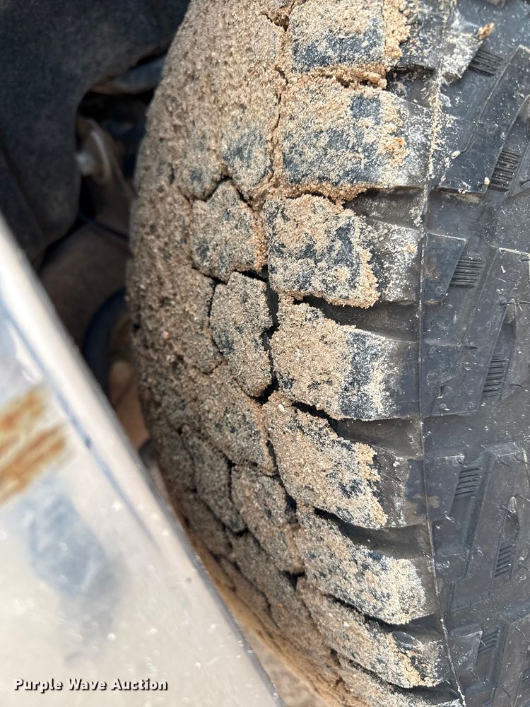 image for item EP0537 2017 Chevrolet Silverado 2500HD Crew Cab flatbed pickup truck