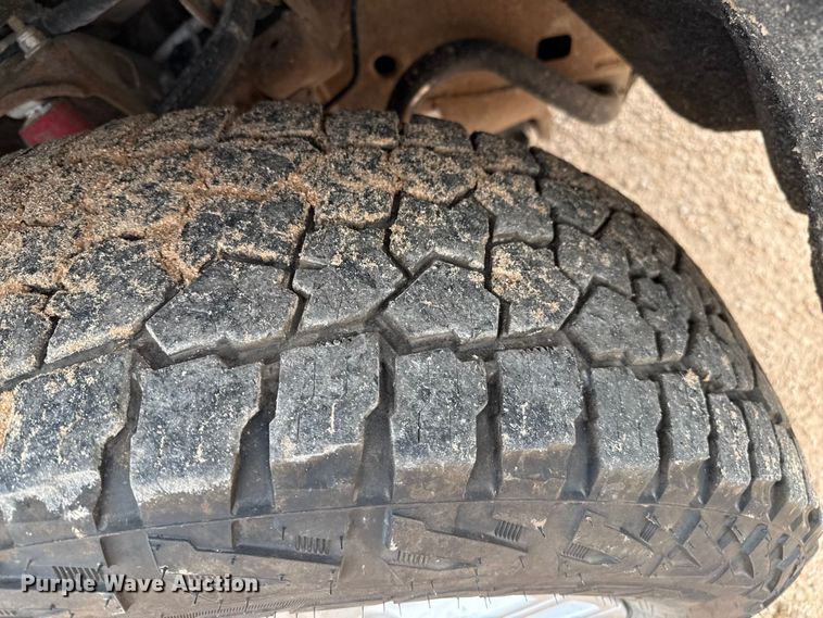 image for item EP0537 2017 Chevrolet Silverado 2500HD Crew Cab flatbed pickup truck