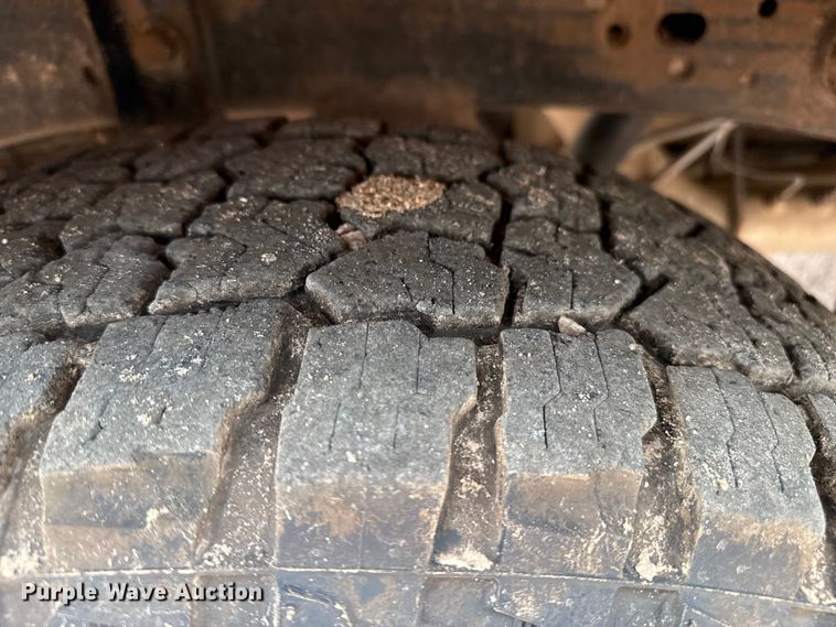 image for item EP0537 2017 Chevrolet Silverado 2500HD Crew Cab flatbed pickup truck