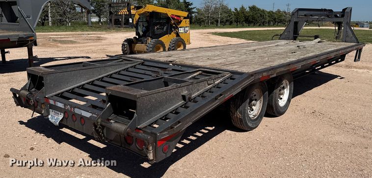 image for item EP0538 2008 Diamond C equipment trailer