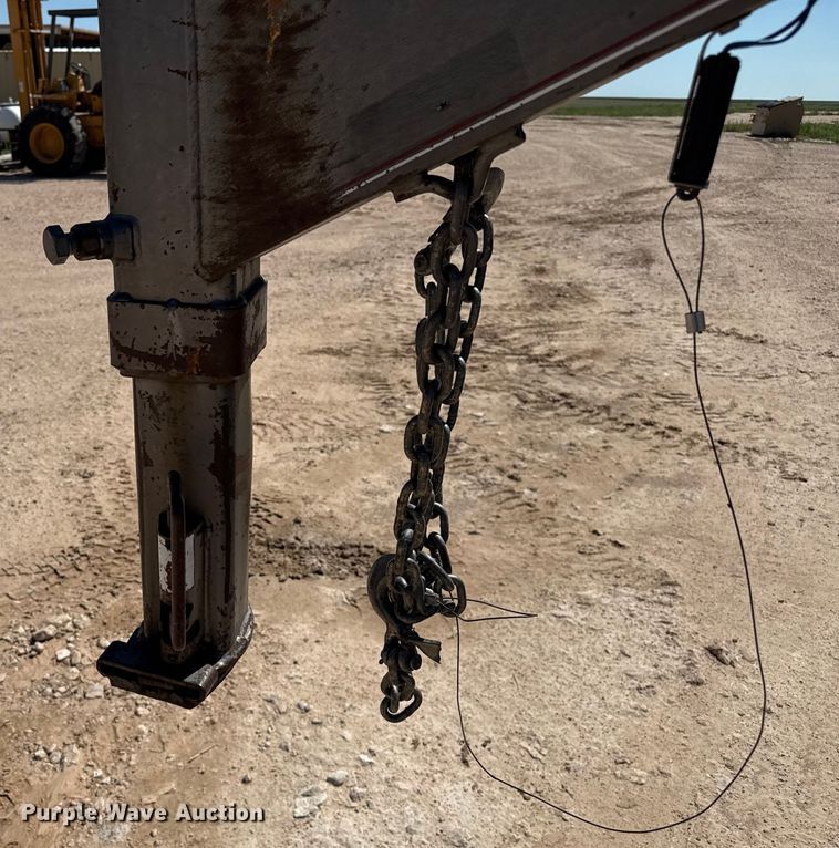 image for item EP0538 2008 Diamond C equipment trailer