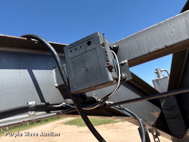 image for item EP0538 2008 Diamond C equipment trailer