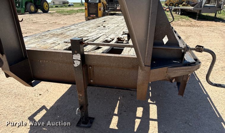 image for item EP0538 2008 Diamond C equipment trailer