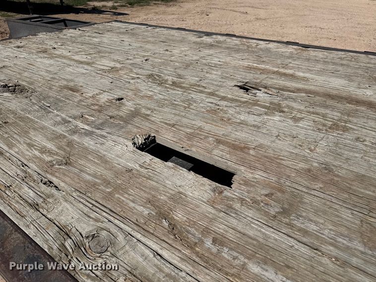 image for item EP0538 2008 Diamond C equipment trailer