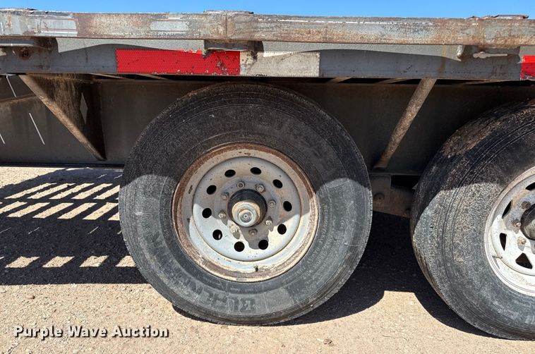 image for item EP0538 2008 Diamond C equipment trailer