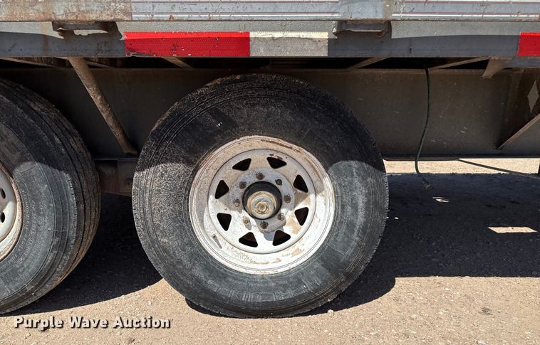 image for item EP0538 2008 Diamond C equipment trailer