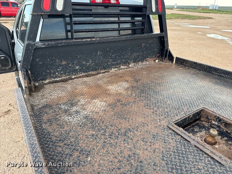 image for item EP0565 2018 Chevrolet Silverado 3500HD Crew Cab bale bed pickup truck