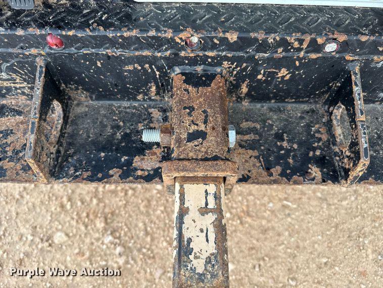 image for item EP0565 2018 Chevrolet Silverado 3500HD Crew Cab bale bed pickup truck